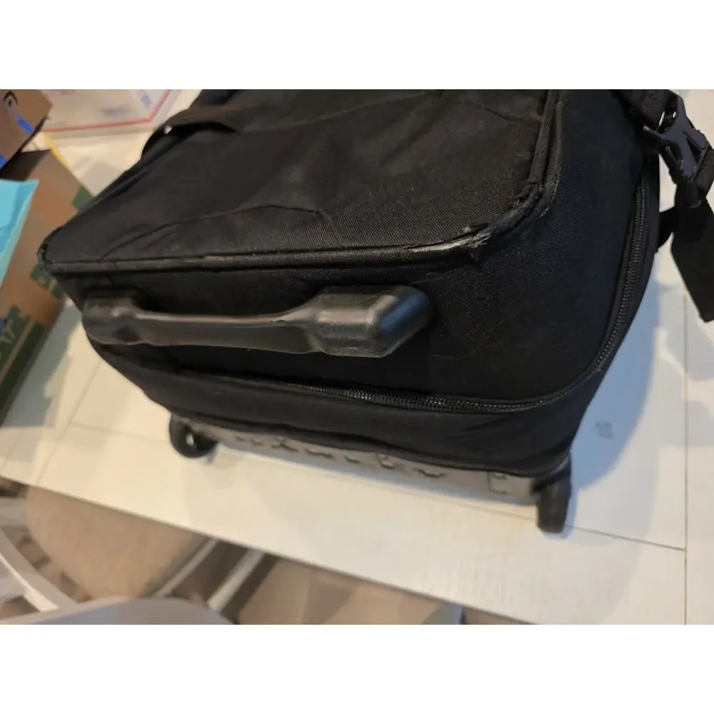 Oakley Large Roller Travel Suitcase Rolling Luggage 92L 32